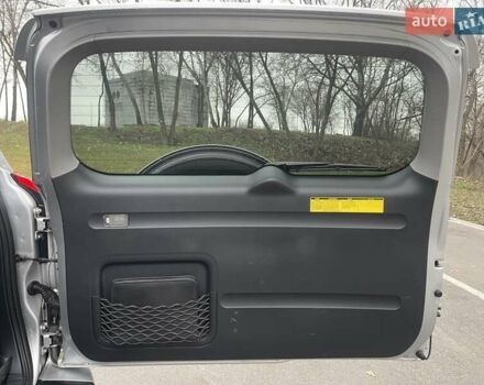 Сірий Тойота РАВ 4, об'ємом двигуна 2 л та пробігом 232 тис. км за 12900 $, фото 13 на Automoto.ua