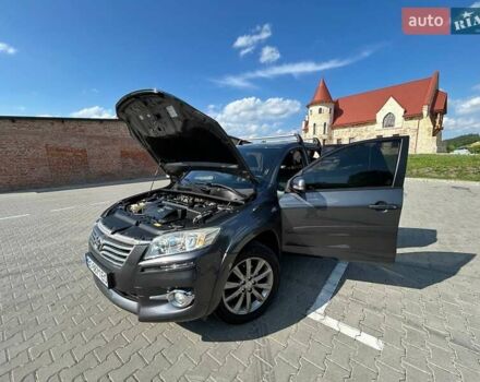 Серый Тойота РАВ 4, объемом двигателя 2.23 л и пробегом 215 тыс. км за 13799 $, фото 16 на Automoto.ua