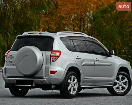 Сірий Тойота РАВ 4, об'ємом двигуна 2 л та пробігом 143 тис. км за 12800 $, фото 1 на Automoto.ua