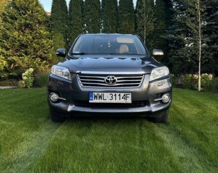 Серый Тойота РАВ 4, объемом двигателя 0 л и пробегом 198 тыс. км за 5500 $, фото 1 на Automoto.ua