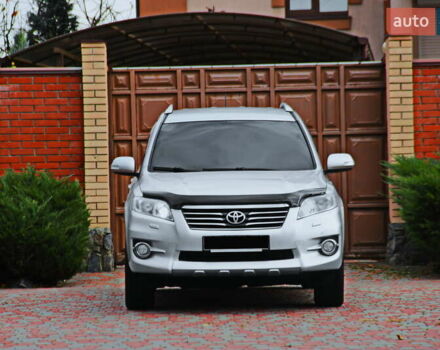 Сірий Тойота РАВ 4, об'ємом двигуна 2 л та пробігом 141 тис. км за 12750 $, фото 2 на Automoto.ua