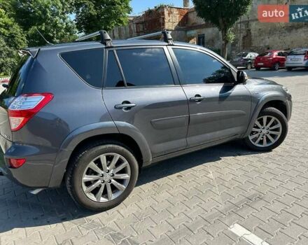 Серый Тойота РАВ 4, объемом двигателя 2.23 л и пробегом 215 тыс. км за 13799 $, фото 1 на Automoto.ua