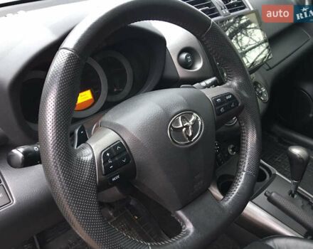 Сірий Тойота РАВ 4, об'ємом двигуна 2 л та пробігом 101 тис. км за 8500 $, фото 4 на Automoto.ua