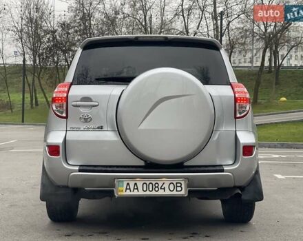 Сірий Тойота РАВ 4, об'ємом двигуна 2 л та пробігом 232 тис. км за 12900 $, фото 5 на Automoto.ua
