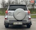 Сірий Тойота РАВ 4, об'ємом двигуна 2 л та пробігом 232 тис. км за 12900 $, фото 5 на Automoto.ua