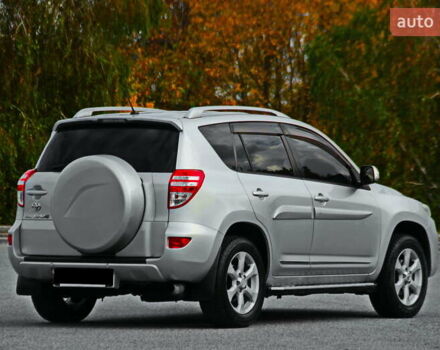 Сірий Тойота РАВ 4, об'ємом двигуна 2 л та пробігом 143 тис. км за 12800 $, фото 2 на Automoto.ua