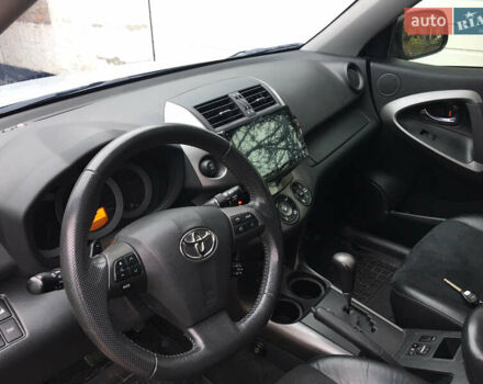 Сірий Тойота РАВ 4, об'ємом двигуна 2 л та пробігом 101 тис. км за 8500 $, фото 3 на Automoto.ua