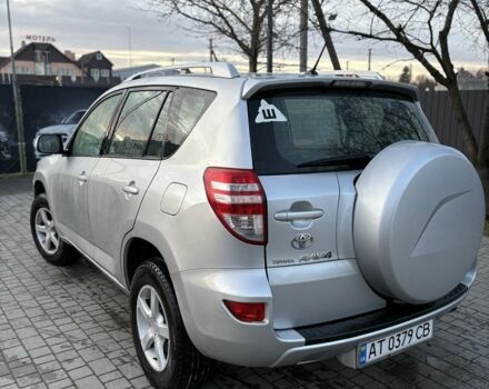 Сірий Тойота РАВ 4, об'ємом двигуна 2.2 л та пробігом 322 тис. км за 9300 $, фото 3 на Automoto.ua