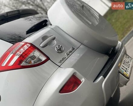 Сірий Тойота РАВ 4, об'ємом двигуна 2 л та пробігом 232 тис. км за 12900 $, фото 8 на Automoto.ua