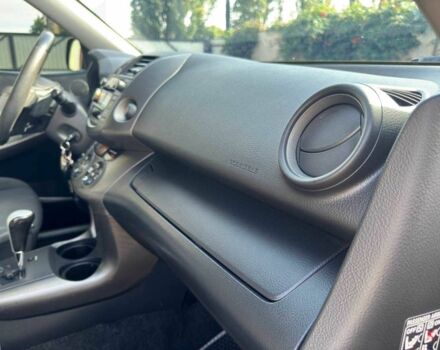 Серый Тойота РАВ 4, объемом двигателя 2 л и пробегом 161 тыс. км за 12799 $, фото 16 на Automoto.ua