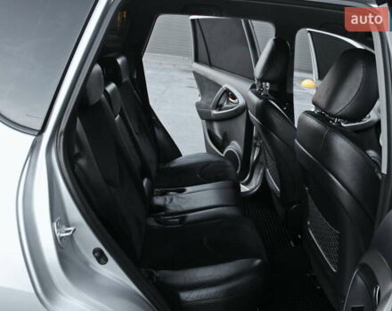 Серый Тойота РАВ 4, объемом двигателя 2 л и пробегом 142 тыс. км за 13200 $, фото 9 на Automoto.ua