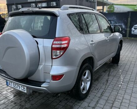 Сірий Тойота РАВ 4, об'ємом двигуна 2.2 л та пробігом 322 тис. км за 9300 $, фото 5 на Automoto.ua