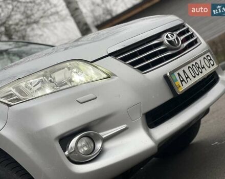 Сірий Тойота РАВ 4, об'ємом двигуна 2 л та пробігом 232 тис. км за 12900 $, фото 9 на Automoto.ua