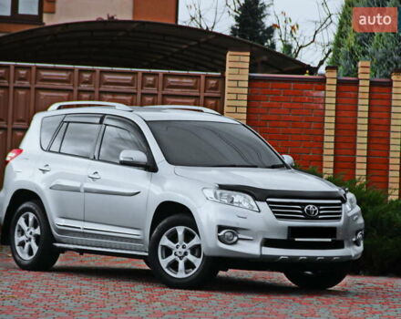 Сірий Тойота РАВ 4, об'ємом двигуна 2 л та пробігом 141 тис. км за 12750 $, фото 4 на Automoto.ua
