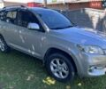 Серый Тойота РАВ 4, объемом двигателя 2 л и пробегом 256 тыс. км за 13800 $, фото 1 на Automoto.ua