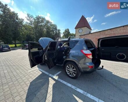Серый Тойота РАВ 4, объемом двигателя 2.23 л и пробегом 215 тыс. км за 13799 $, фото 41 на Automoto.ua