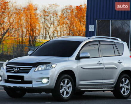 Серый Тойота РАВ 4, объемом двигателя 2 л и пробегом 142 тыс. км за 13200 $, фото 4 на Automoto.ua