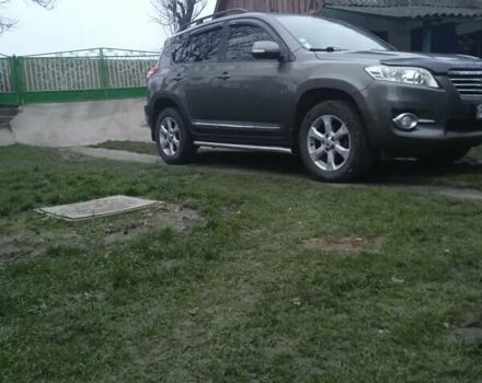 Серый Тойота РАВ 4, объемом двигателя 2.23 л и пробегом 180 тыс. км за 11500 $, фото 1 на Automoto.ua