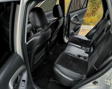 Серый Тойота РАВ 4, объемом двигателя 2 л и пробегом 143 тыс. км за 12800 $, фото 8 на Automoto.ua