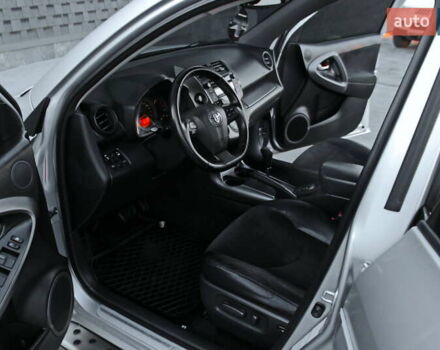 Серый Тойота РАВ 4, объемом двигателя 2 л и пробегом 142 тыс. км за 13200 $, фото 5 на Automoto.ua