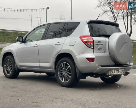 Сірий Тойота РАВ 4, об'ємом двигуна 2 л та пробігом 232 тис. км за 12900 $, фото 4 на Automoto.ua
