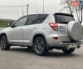 Сірий Тойота РАВ 4, об'ємом двигуна 2 л та пробігом 232 тис. км за 12900 $, фото 4 на Automoto.ua