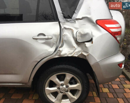 Сірий Тойота РАВ 4, об'ємом двигуна 2 л та пробігом 101 тис. км за 8500 $, фото 17 на Automoto.ua