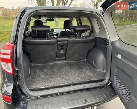 Серый Тойота РАВ 4, объемом двигателя 2.36 л и пробегом 126 тыс. км за 17000 $, фото 12 на Automoto.ua