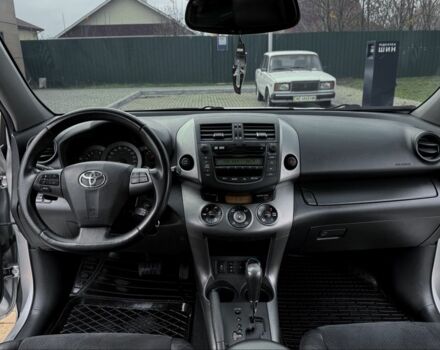 Серый Тойота РАВ 4, объемом двигателя 2 л и пробегом 143 тыс. км за 12800 $, фото 9 на Automoto.ua
