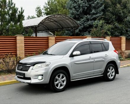 Серый Тойота РАВ 4, объемом двигателя 2 л и пробегом 143 тыс. км за 12800 $, фото 4 на Automoto.ua