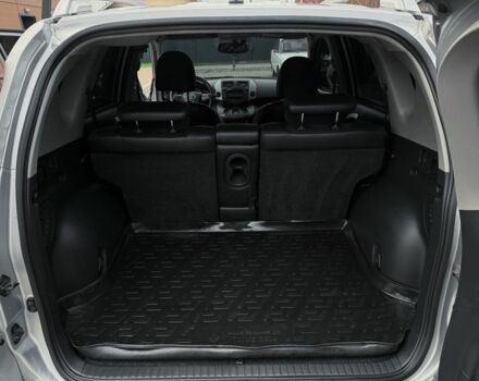 Серый Тойота РАВ 4, объемом двигателя 2 л и пробегом 143 тыс. км за 12800 $, фото 11 на Automoto.ua