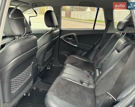 Серый Тойота РАВ 4, объемом двигателя 2.36 л и пробегом 126 тыс. км за 17000 $, фото 14 на Automoto.ua