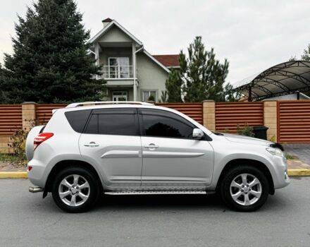 Серый Тойота РАВ 4, объемом двигателя 2 л и пробегом 143 тыс. км за 12800 $, фото 2 на Automoto.ua