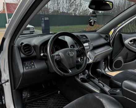 Серый Тойота РАВ 4, объемом двигателя 2 л и пробегом 143 тыс. км за 12800 $, фото 7 на Automoto.ua