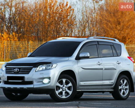 Серый Тойота РАВ 4, объемом двигателя 2 л и пробегом 142 тыс. км за 13200 $, фото 3 на Automoto.ua