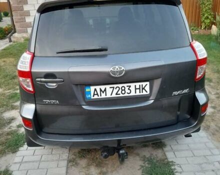 Сірий Тойота РАВ 4, об'ємом двигуна 2.23 л та пробігом 268 тис. км за 13700 $, фото 4 на Automoto.ua