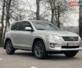 Сірий Тойота РАВ 4, об'ємом двигуна 2 л та пробігом 232 тис. км за 12500 $, фото 1 на Automoto.ua