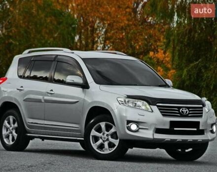 Сірий Тойота РАВ 4, об'ємом двигуна 2 л та пробігом 143 тис. км за 12800 $, фото 3 на Automoto.ua