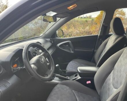 Сірий Тойота РАВ 4, об'ємом двигуна 2.2 л та пробігом 187 тис. км за 3100 $, фото 6 на Automoto.ua