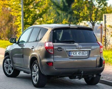 Сірий Тойота РАВ 4, об'ємом двигуна 2.2 л та пробігом 187 тис. км за 7200 $, фото 1 на Automoto.ua