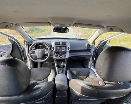 Тойота РАВ 4 2012 в Ровно на Automoto.ua Серый Тойота РАВ 4, объемом двигателя 2.2 л и пробегом 257 тыс. км за 13950 $, фото 26 на Automoto.ua