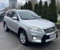 Серый Тойота РАВ 4, объемом двигателя 2 л и пробегом 120 тыс. км за 15000 $, фото 1 на Automoto.ua