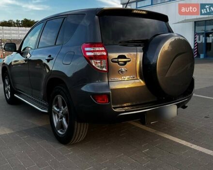 Серый Тойота РАВ 4, объемом двигателя 2.36 л и пробегом 232 тыс. км за 15500 $, фото 3 на Automoto.ua