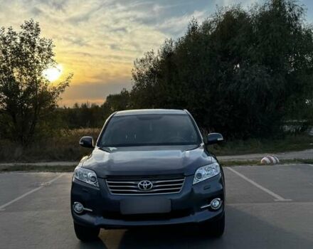 Серый Тойота РАВ 4, объемом двигателя 2.36 л и пробегом 232 тыс. км за 15500 $, фото 1 на Automoto.ua