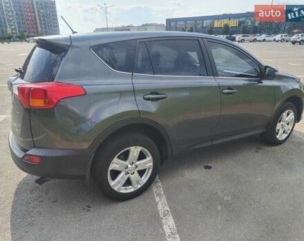 Сірий Тойота РАВ 4, об'ємом двигуна 2.49 л та пробігом 276 тис. км за 17250 $, фото 4 на Automoto.ua