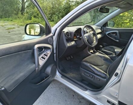 Серый Тойота РАВ 4, объемом двигателя 0 л и пробегом 257 тыс. км за 13800 $, фото 5 на Automoto.ua