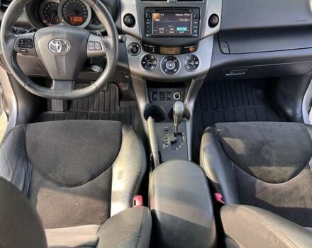 Тойота РАВ 4 2012 в Ровно на Automoto.ua Серый Тойота РАВ 4, объемом двигателя 2.2 л и пробегом 257 тыс. км за 13950 $, фото 25 на Automoto.ua