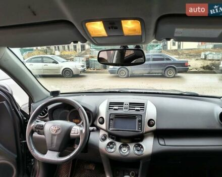 Сірий Тойота РАВ 4, об'ємом двигуна 2 л та пробігом 124 тис. км за 13800 $, фото 9 на Automoto.ua
