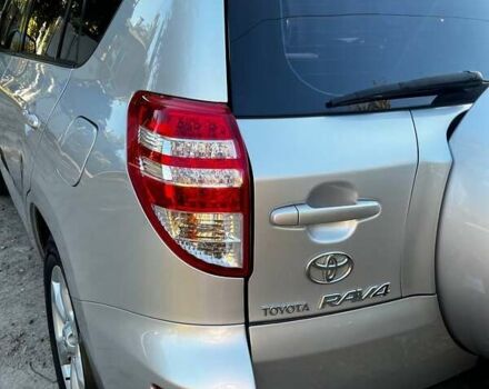Серый Тойота РАВ 4, объемом двигателя 1.99 л и пробегом 160 тыс. км за 15500 $, фото 6 на Automoto.ua