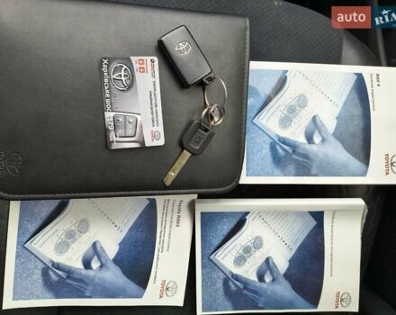 Сірий Тойота РАВ 4, об'ємом двигуна 2 л та пробігом 124 тис. км за 13800 $, фото 2 на Automoto.ua